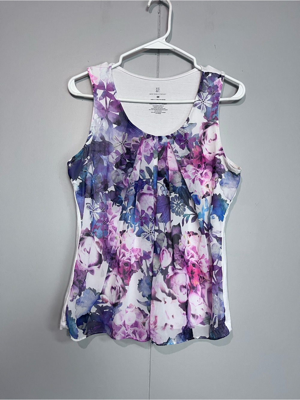 NY&C New York & Company Floral Pleated Tank — Size M